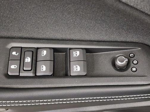 Bright White Clearcoat 2026 Jeep Cherokee Laredo 4x4