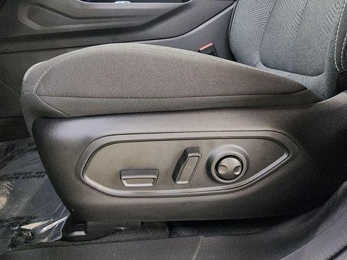 Bright White Clearcoat 2026 Jeep Cherokee Laredo 4x4