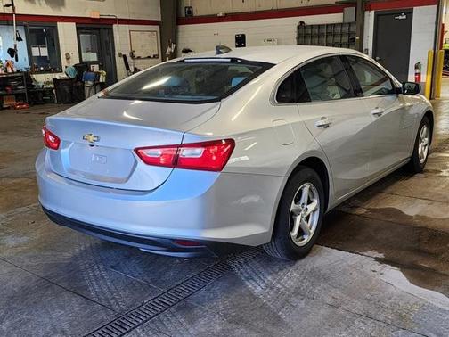 2017 Chevrolet Malibu 1LS