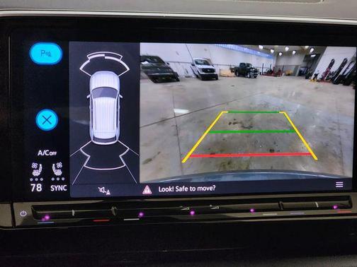 2025 Volkswagen Atlas Cross Sport 2.0T SE w/Technology 4MOTION