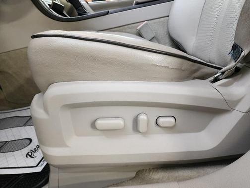 2012 Lincoln MKX Base