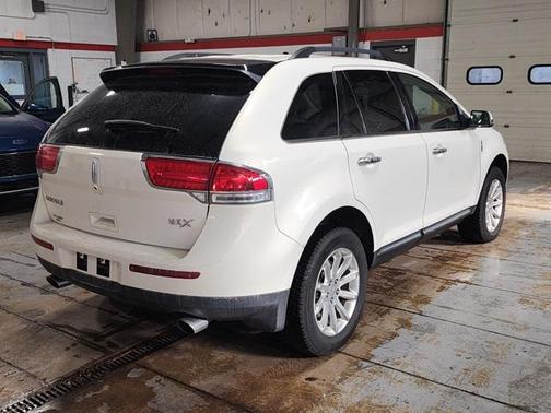 2012 Lincoln MKX Base