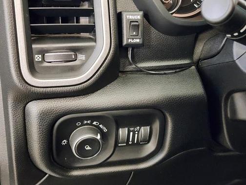2020 RAM 2500 Tradesman Regular Cab 4X4 8' Box