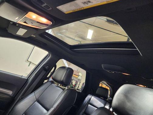 White Knuckle Clearcoat 2017 Dodge Durango GT