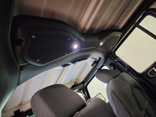 2026 Jeep Gladiator Willys 4x4