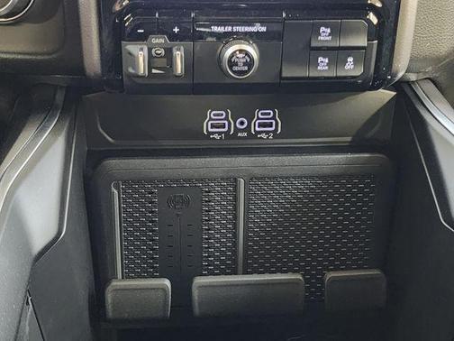 Bright White Clearcoat 2026 RAM 1500 Big Horn/Lone Star