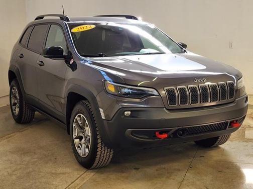 Granite Crystal Metallic Clearcoat 2022 Jeep Cherokee Trailhawk