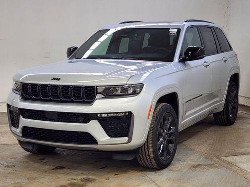 Silver Zynith 2026 Jeep Grand Cherokee Limited