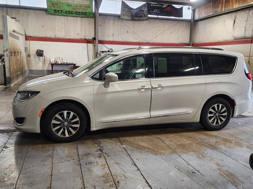 2020 Chrysler Pacifica Touring-L Plus