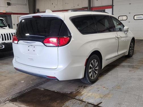 2020 Chrysler Pacifica Touring-L Plus