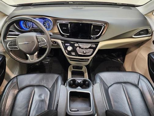 2018 Chrysler Pacifica Touring-L Plus