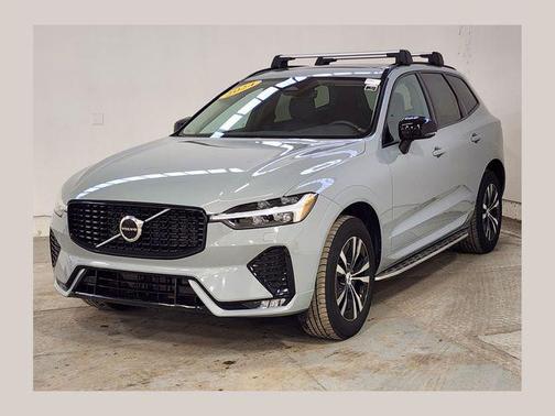 Silver 2024 Volvo XC60 B5 Core Dark Theme