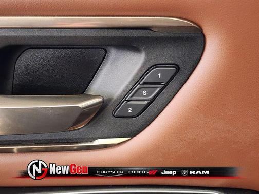 Diamond Black Crystal Pearlcoat 2023 RAM 1500 Longhorn