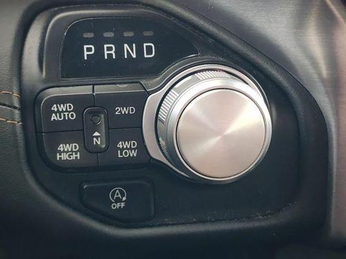 Diamond Black Crystal Pearlcoat 2023 RAM 1500 Longhorn