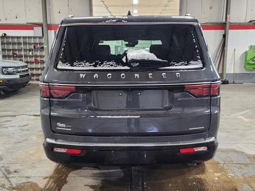 2022 Jeep Wagoneer Series III 4x4
