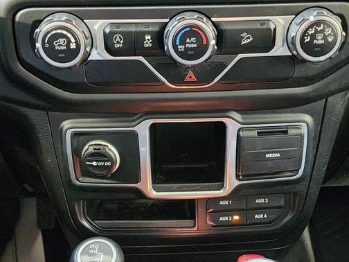 Bright White Clearcoat 2019 Jeep Wrangler Unlimited Sport