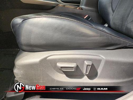 Labrador Black Pearl 2024 Mitsubishi Eclipse Cross SE
