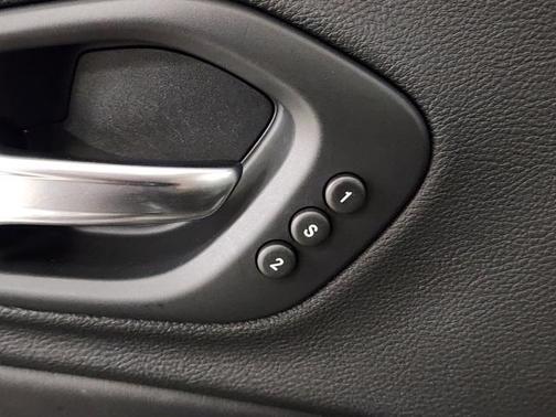 2019 Jeep Cherokee Overland