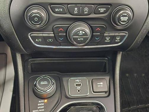 2019 Jeep Cherokee Overland