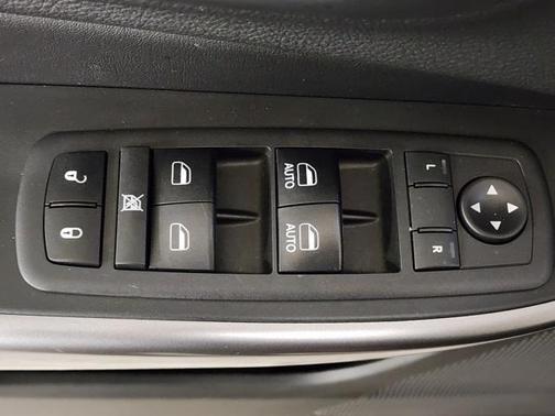 2019 Jeep Cherokee Overland