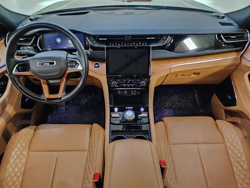 2022 Jeep Grand Cherokee Summit
