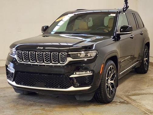 2022 Jeep Grand Cherokee Summit