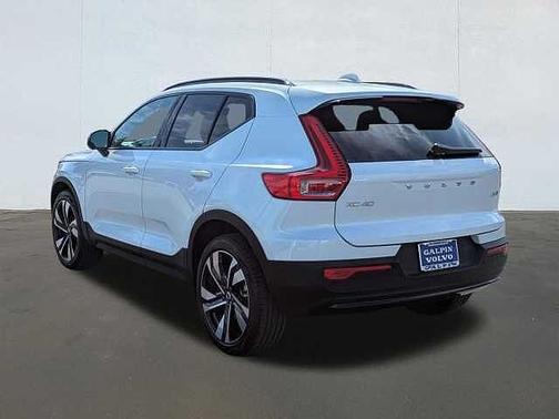 2023 Volvo XC40 