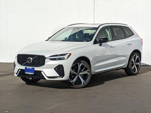 2025 Volvo XC60 B5 Ultra