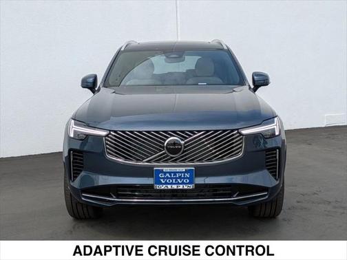 2025 Volvo XC90 B6 Core