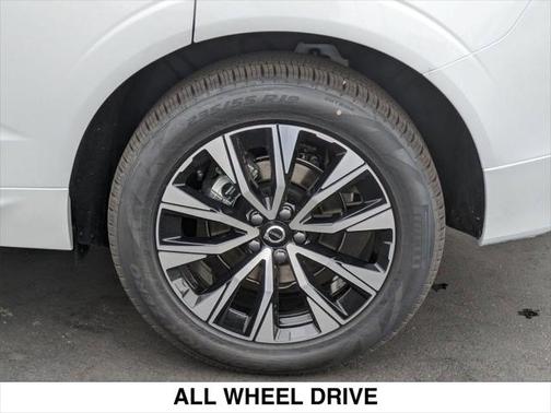 2025 Volvo XC60 B5 Core