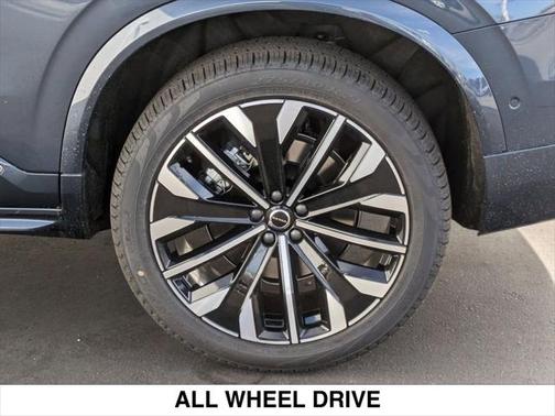 2025 Volvo XC90 B6 Plus 7-Seater