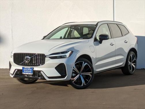 2025 Volvo XC60 Plug-In Hybrid T8 Ultra