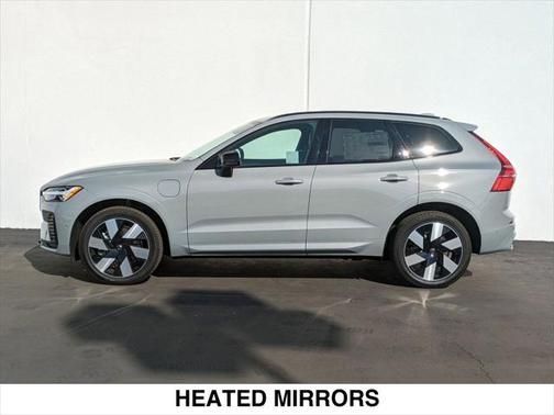 2025 Volvo XC60 Plug-In Hybrid T8 Plus