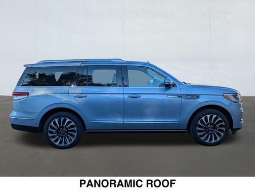 2022 Lincoln Navigator Black Label