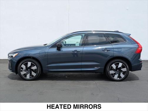 2025 Volvo XC60 Plug-In Hybrid T8 Plus