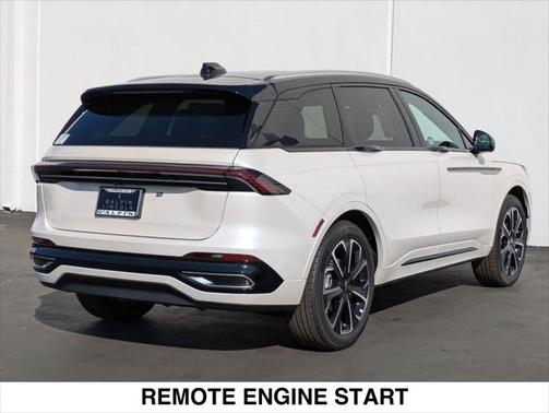 2025 Lincoln Nautilus Reserve