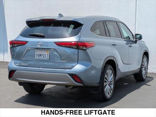 2022 Toyota Highlander Platinum