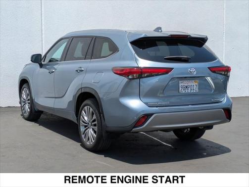 2022 Toyota Highlander Platinum