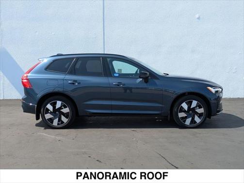 2025 Volvo XC60 Plug-In Hybrid T8 Plus