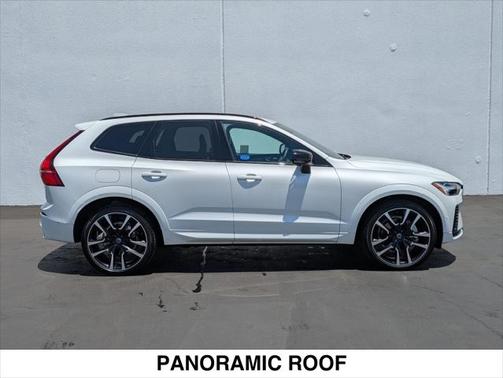 2025 Volvo XC60 Plug-In Hybrid T8 Ultra