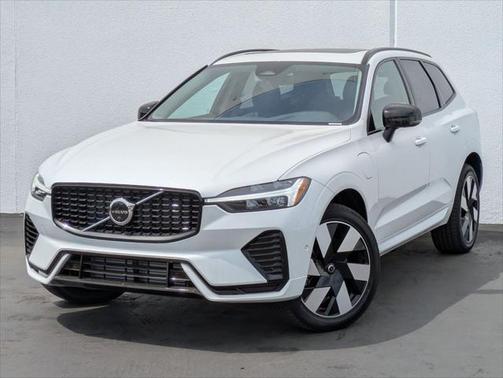 2025 Volvo XC60 Plug-In Hybrid T8 Plus