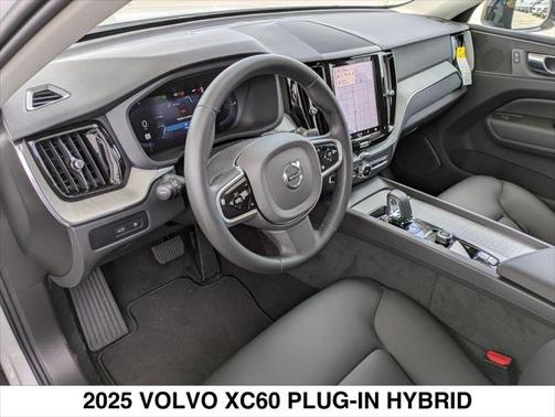 2025 Volvo XC60 Plug-In Hybrid T8 Plus