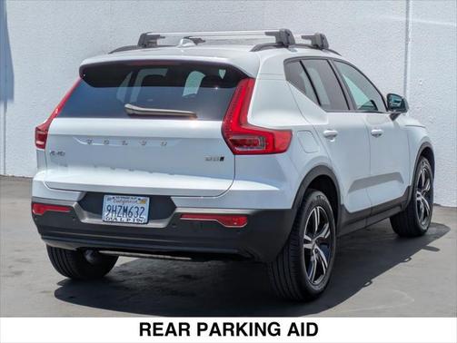 2024 Volvo XC40 B5 Core Bright Theme