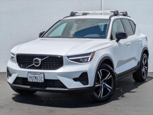 2024 Volvo XC40 B5 Core Bright Theme