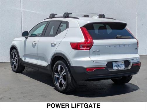 2024 Volvo XC40 B5 Core Bright Theme