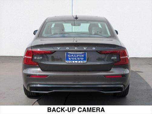 2025 Volvo S60 B5 Core
