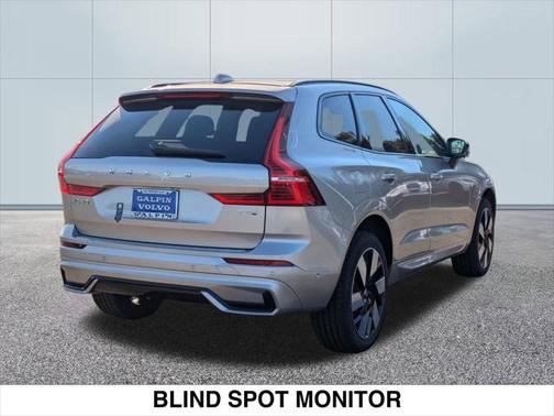 2025 Volvo XC60 Plug-In Hybrid T8 Ultra
