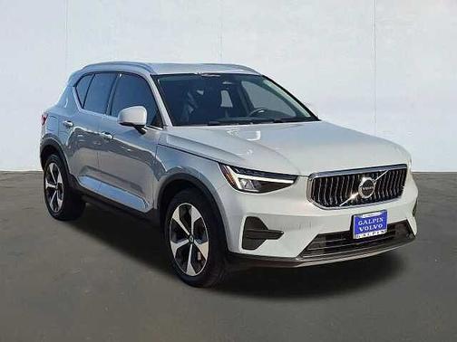 Vapour Grey 2024 Volvo XC40 Core