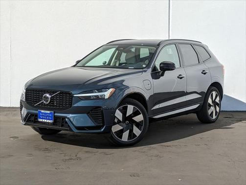 2025 Volvo XC60 Plug-In Hybrid T8 Plus