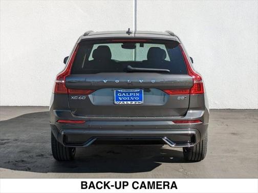 2025 Volvo XC60 B5 Core